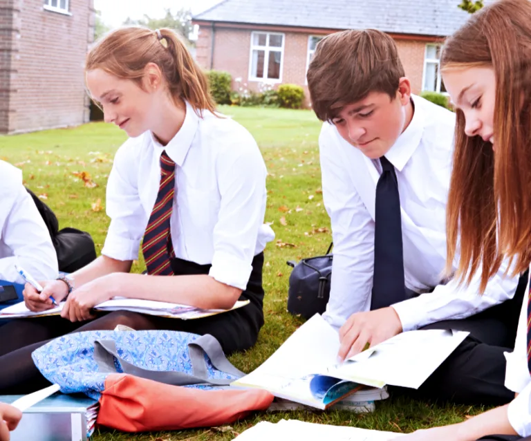 School20kids20teens20in20uniform